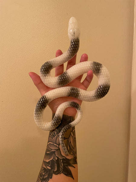 Fire glowing Sssnake (glow in the dark)